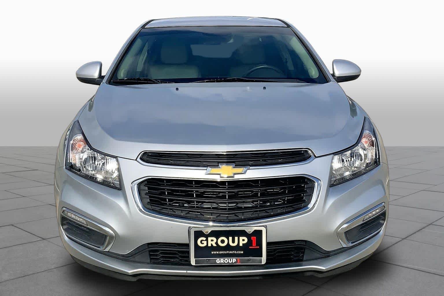 Used 2016 Silver Ice Metallic Chevrolet LT image 4