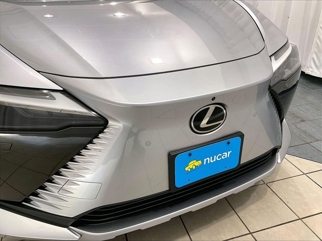 Used 2024 Iridium Lexus 450e Premium image 32