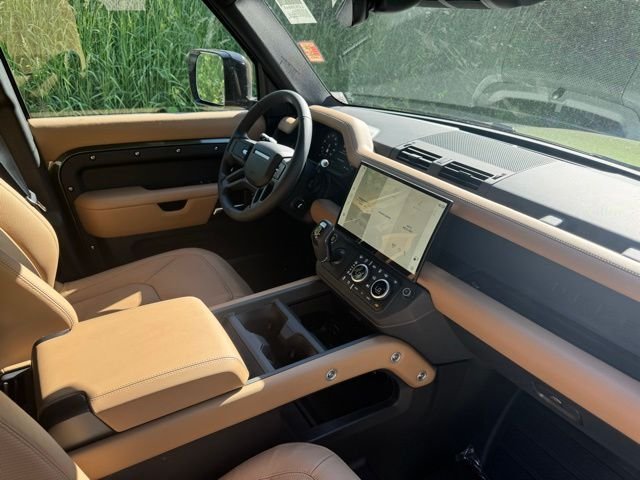 New 2026 Woolstone Green Land Rover X-Dynamic SE image 19