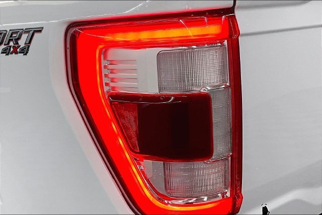 Used 2022 Oxford White Ford Lariat image 35