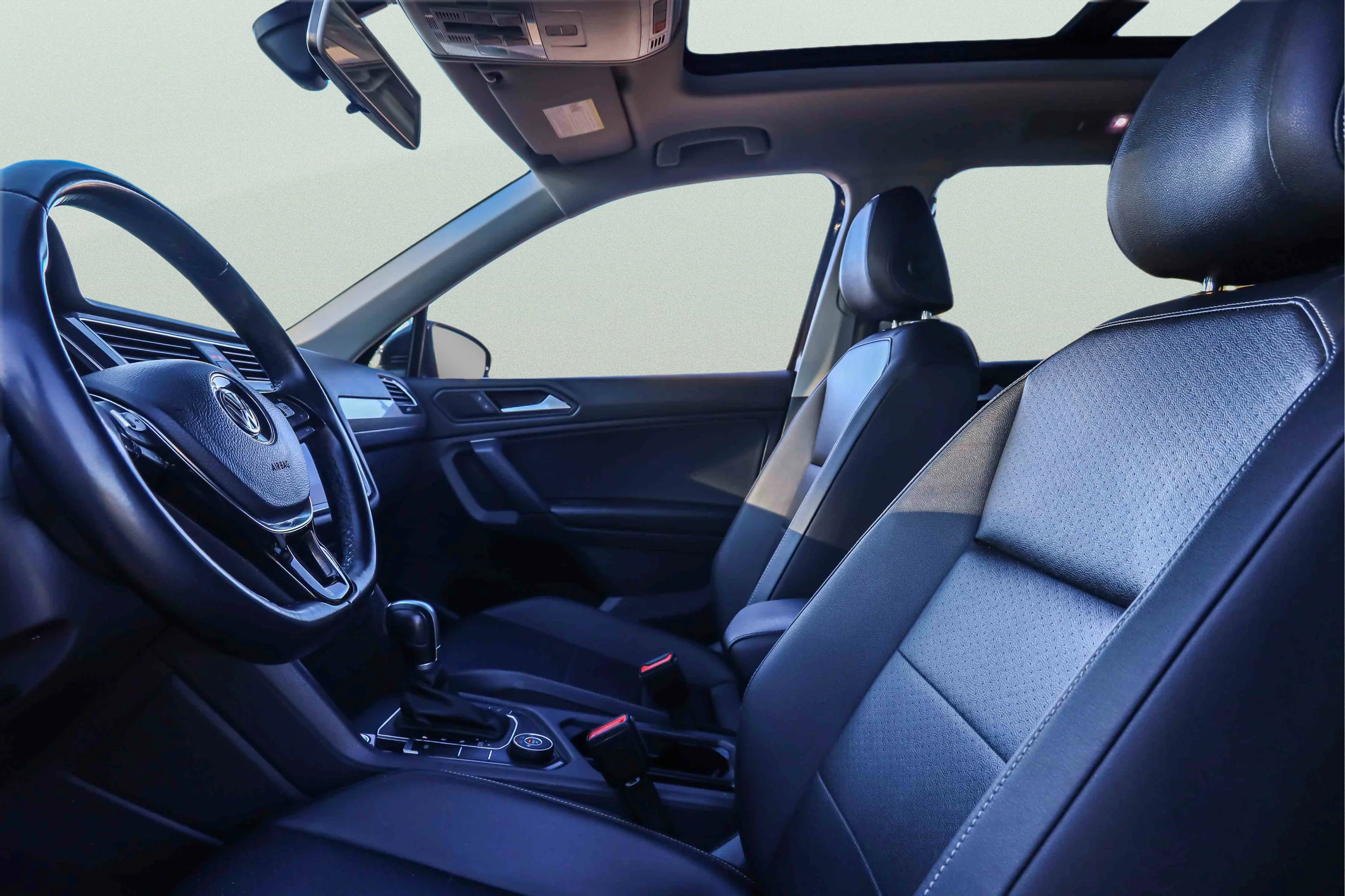 Used 2019  Volkswagen  image 9