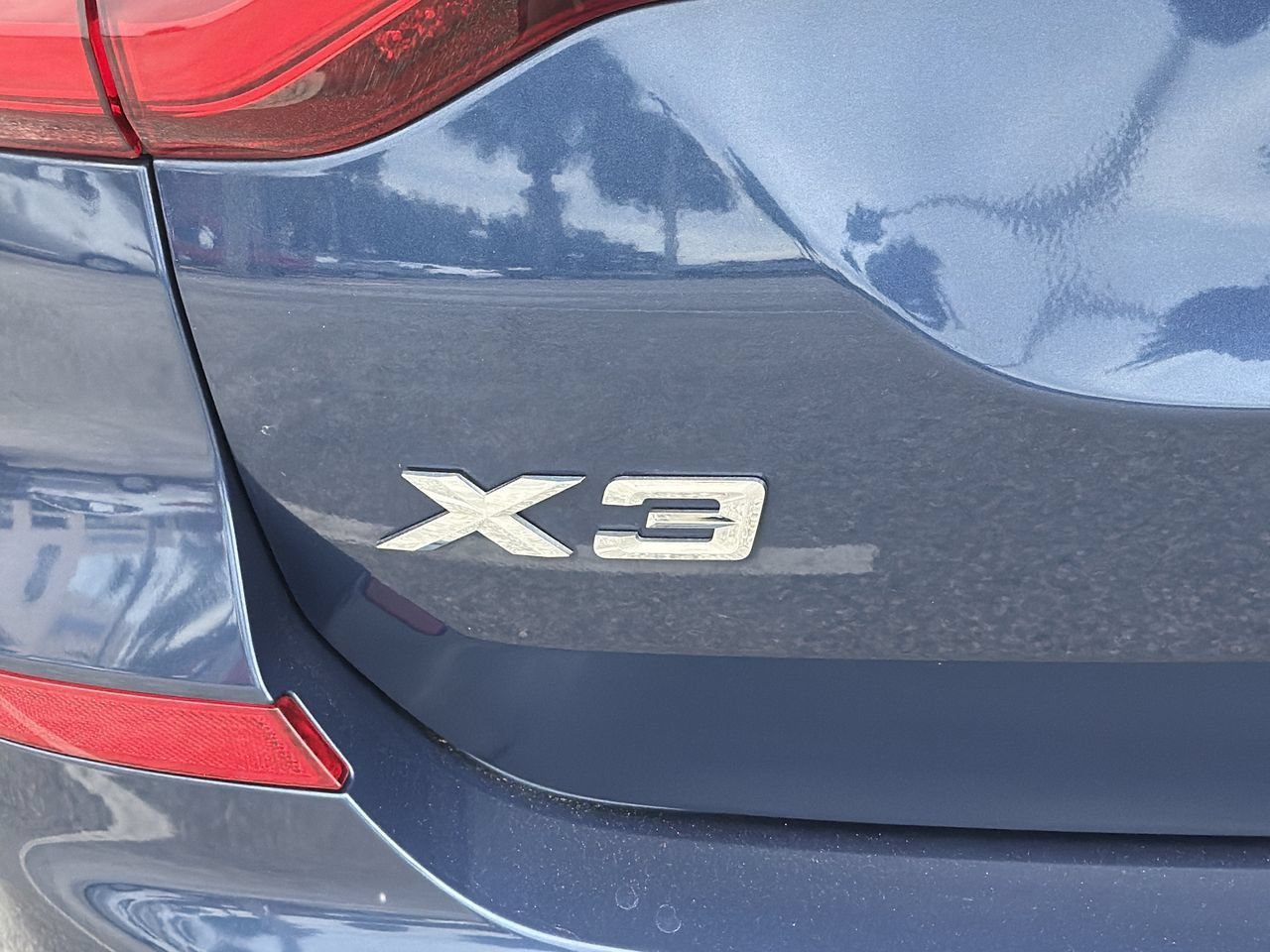 Used 2019 Phytonic Blue Metallic BMW xDrive30i image 11