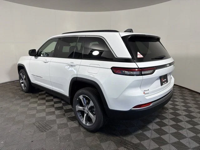 New 2026 White Jeep  image 7