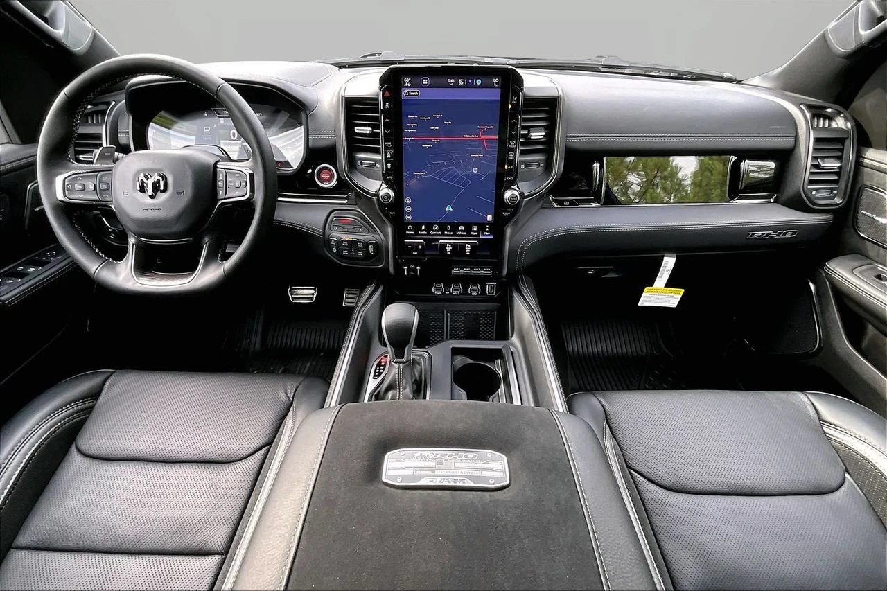 New 2026 Diamond Black Crystal Pearl-Coat Exterior Paint RAM RHO image 10