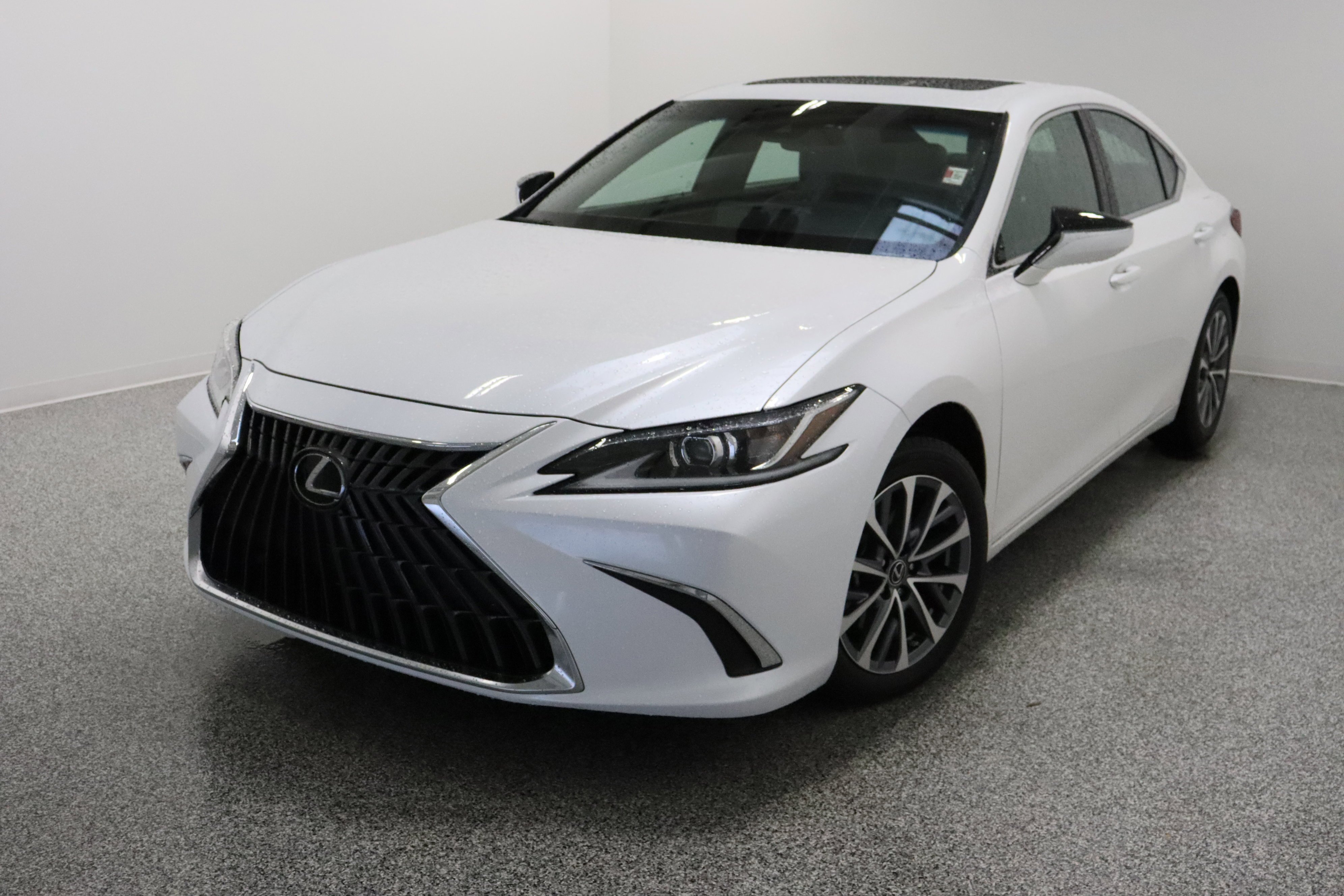 Used 2024 Eminent White Pearl Lexus ES 350 3.5L image 2