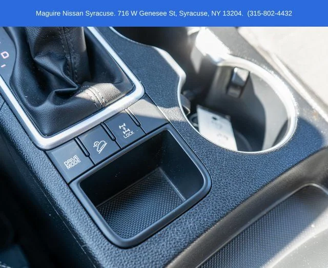 Used 2022 Gray Kia LX image 33