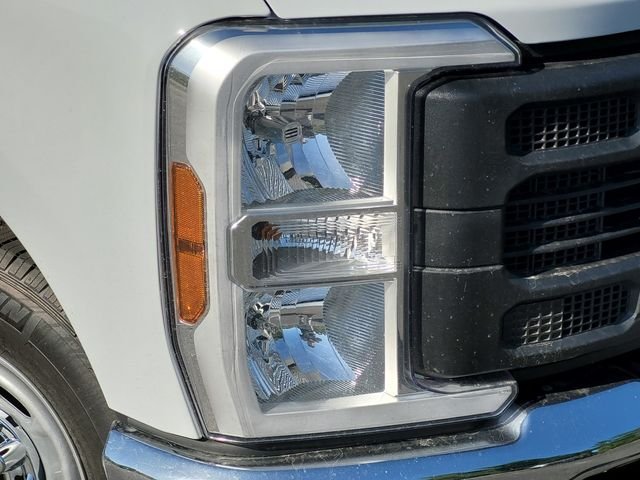 New 2026 Oxford White Ford F-250® XL image 35