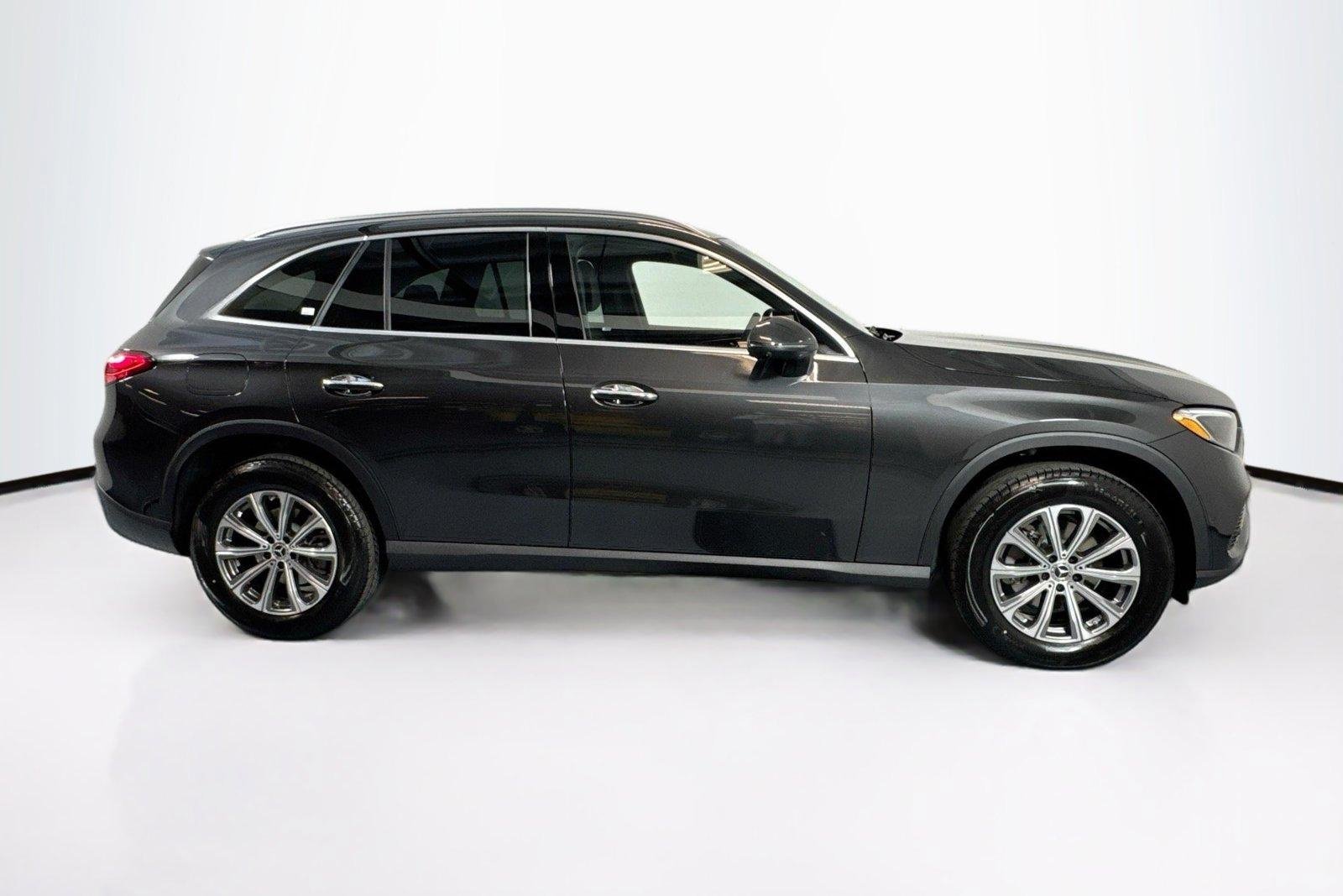 New 2026 Graphite Grey Metallic Mercedes-Benz GLC 300 image 4