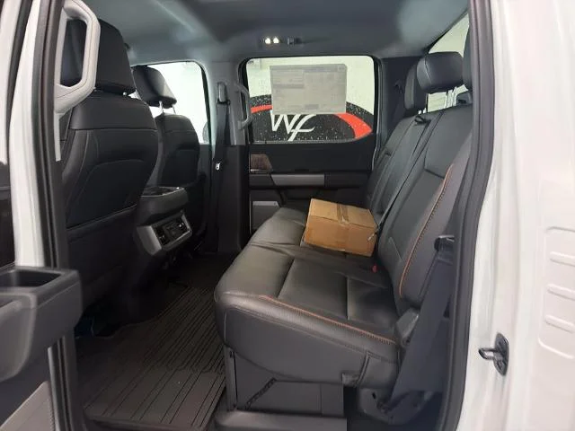 New 2027 Oxford White Ford F-250® Lariat® image 31