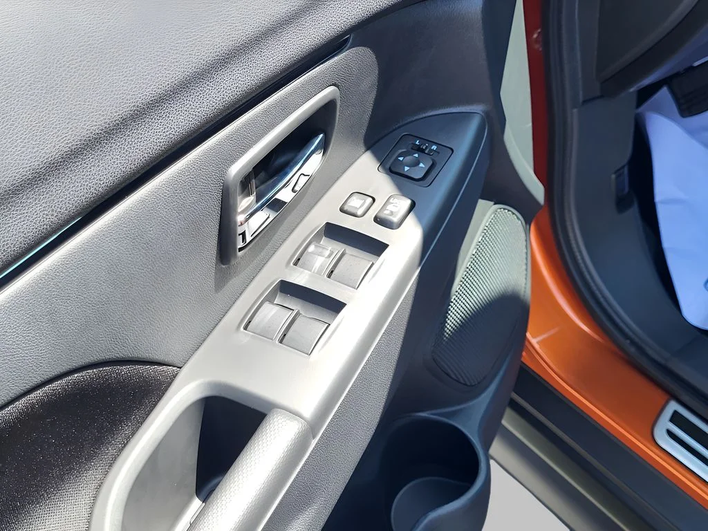 New 2026 Sunshine Orange Metallic Mitsubishi LE image 20