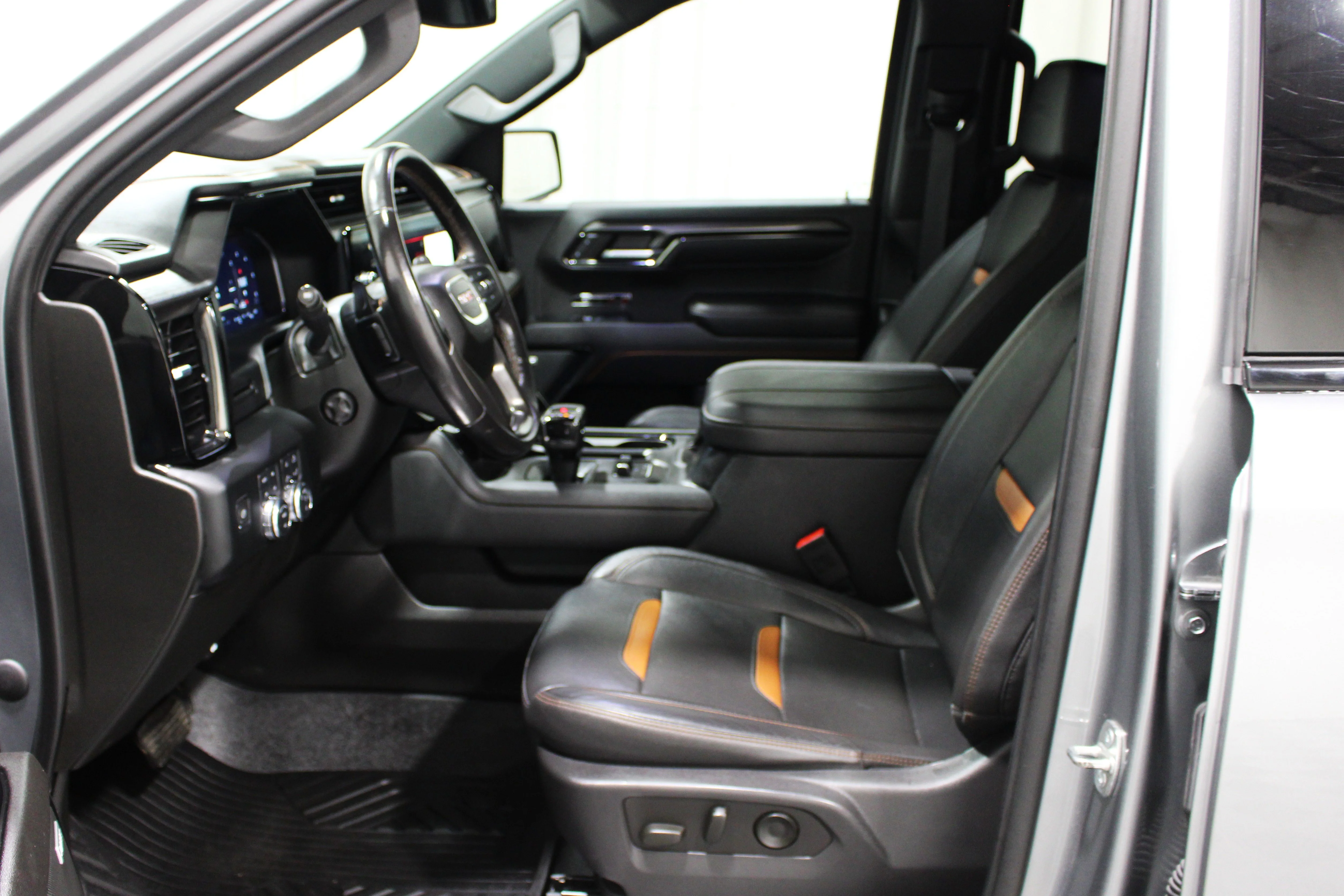 2023 GMC Sierra 1500 AT4 - Photo 3