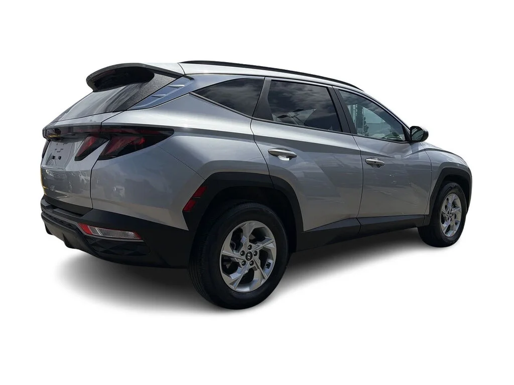 Used 2023 Shimmering Silver Hyundai AWD 2.5L Preferred Dilawri Certified   Local BC image 15