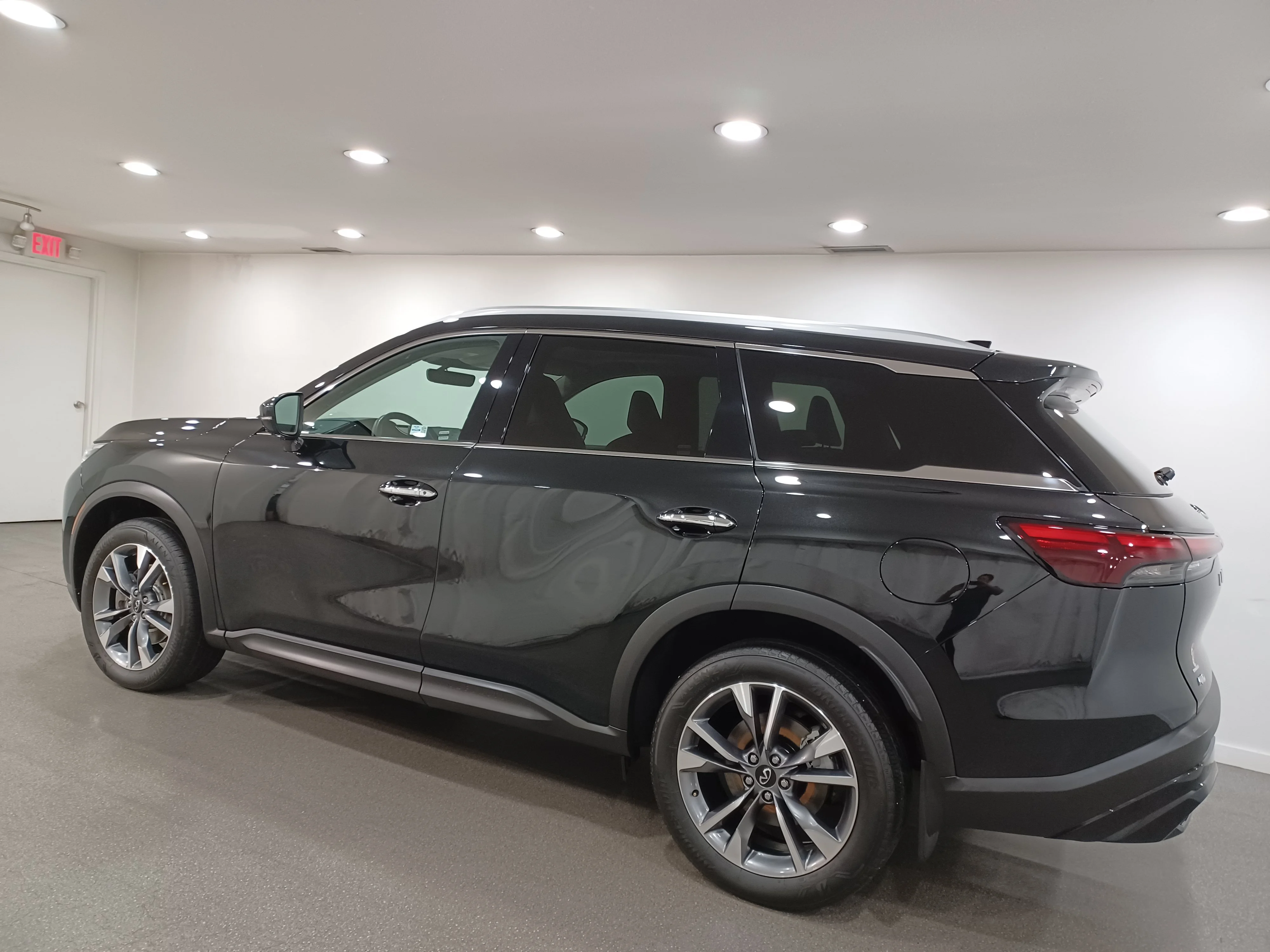 Certified Used 2024 Mineral Black Pearl INFINITI Luxe AWD*7 Pass | Adapt Cruise | Remote Start | Nav | 360 Cam | Htd Leather | Pano Roof | Htd Wheel image 7