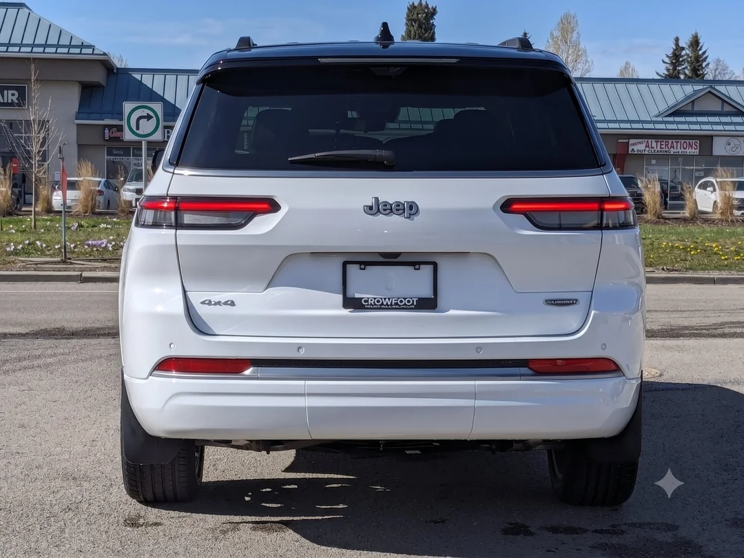 New 2026 White Jeep Summit - - 4x4 - 2.0L Turbo Engine - Adaptive Cruise Control - Blind Spot Monitor & More! image 7