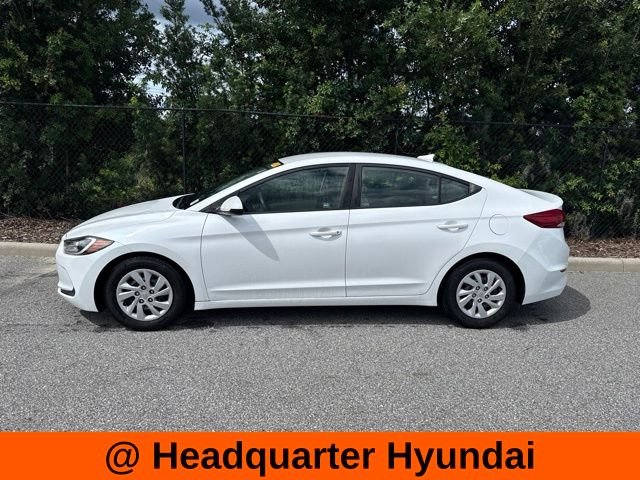Used 2018 White Hyundai SE image 2