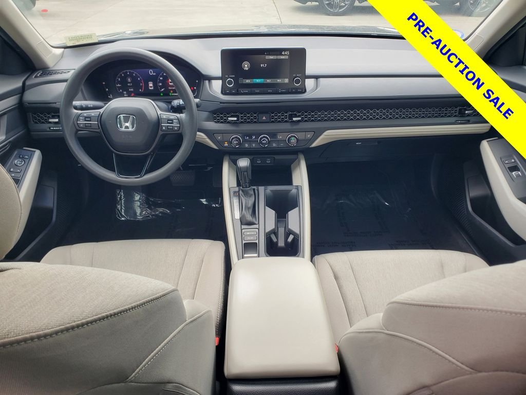 Used 2025 Gray Honda SE image 9