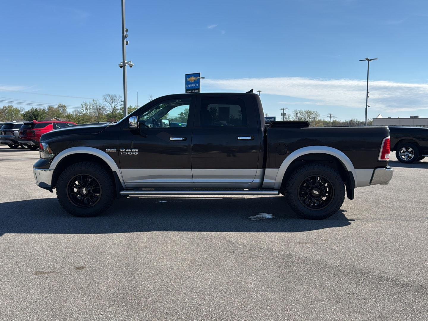 Used 2017 Luxury Brown Pearlcoat Ram Laramie image 7