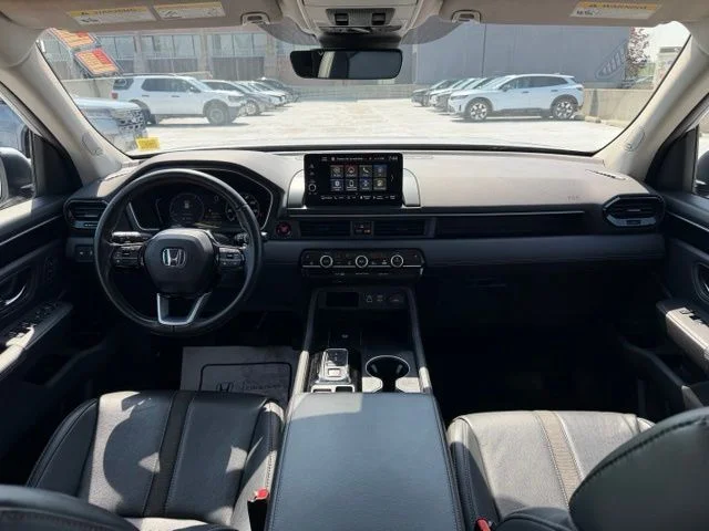 Used 2023 White Honda Touring image 19