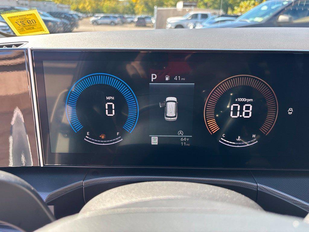 New 2027 White Hyundai SE AWD image 15