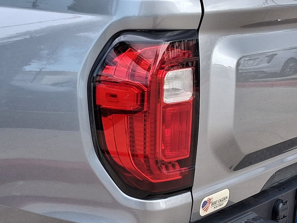 Used 2024 Sterling Metallic GMC AT4 image 8