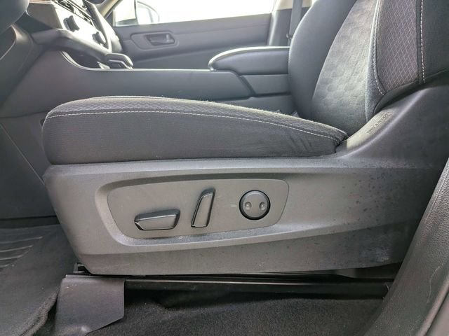 Used 2024 White Nissan SV image 16