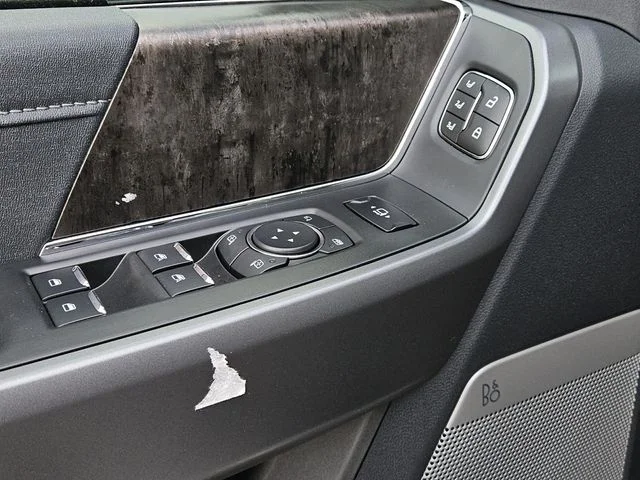 New 2026 Glacier Gray Metallic Tri-Coat Ford F-250® Lariat® image 27
