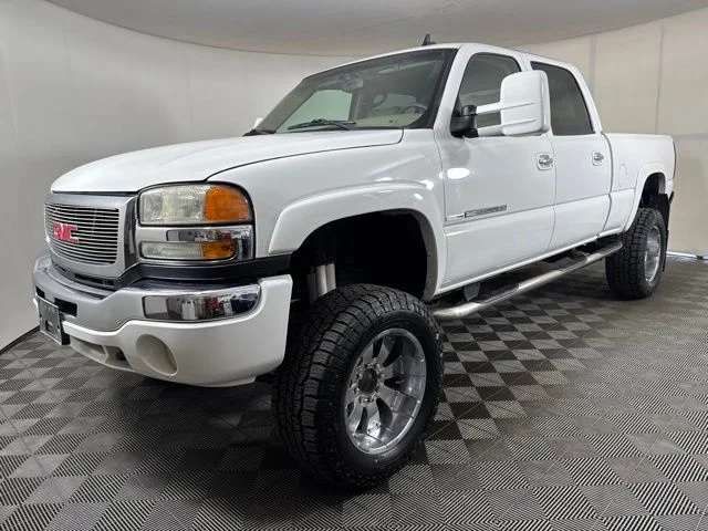 Used 2006 Olympic White GMC SLE2 image 8