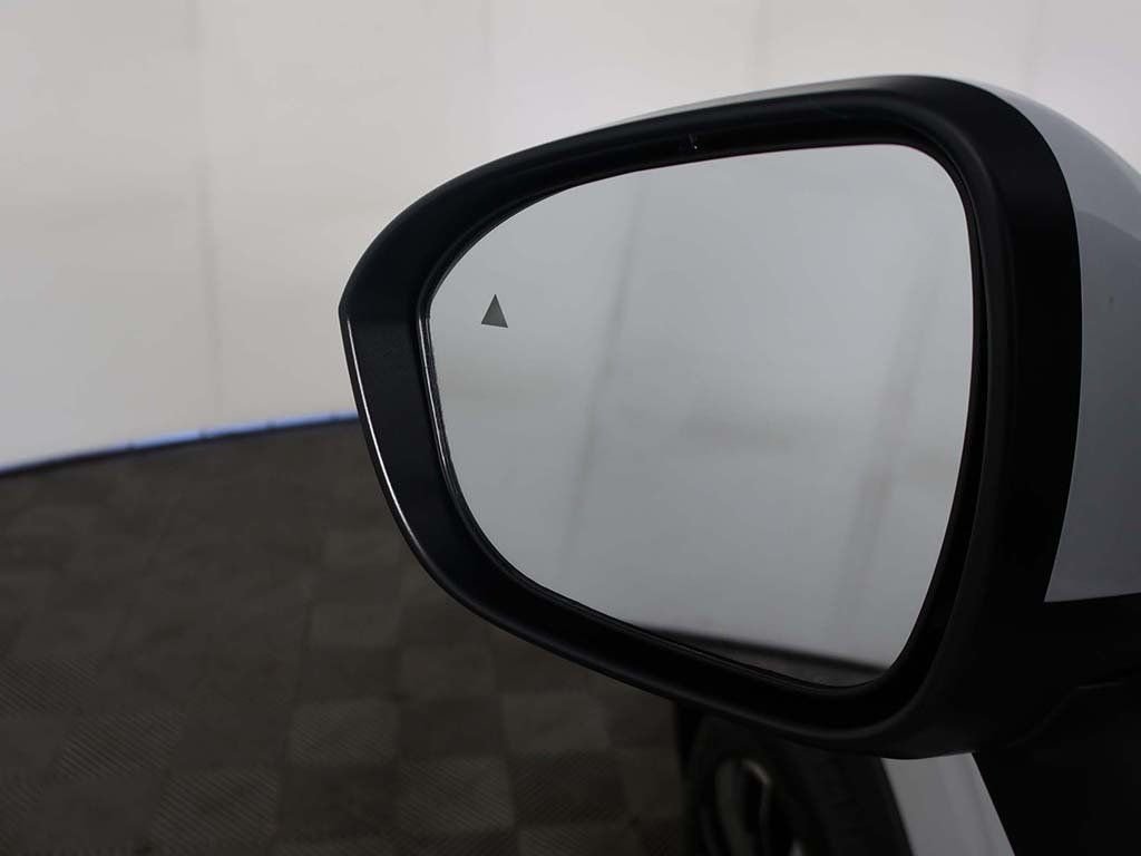 New 2026 White Mitsubishi SE 1.5T S-AWC image 37