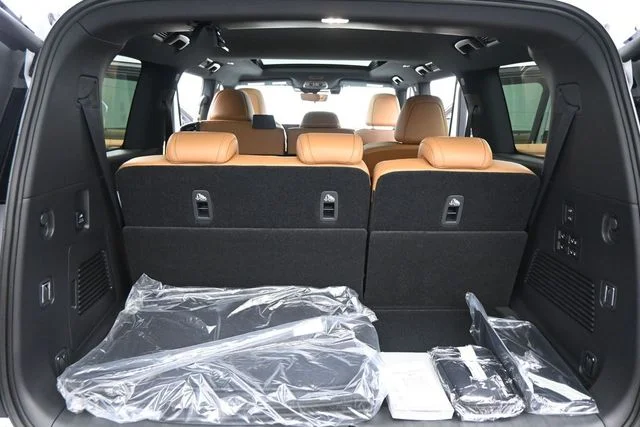 New 2026 Everest White TriCoat Nissan Platinum Reserve image 14