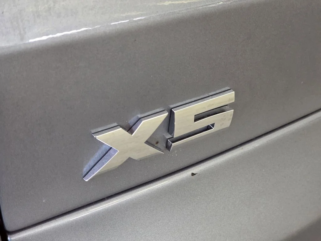 New 2026 Skyscraper Grey Metallic BMW M60i image 6