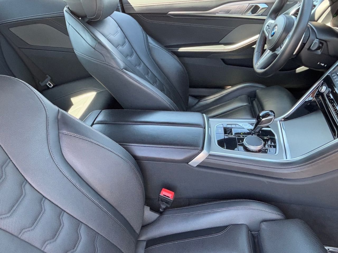 2024 BMW 8 Series M850i - Photo 9
