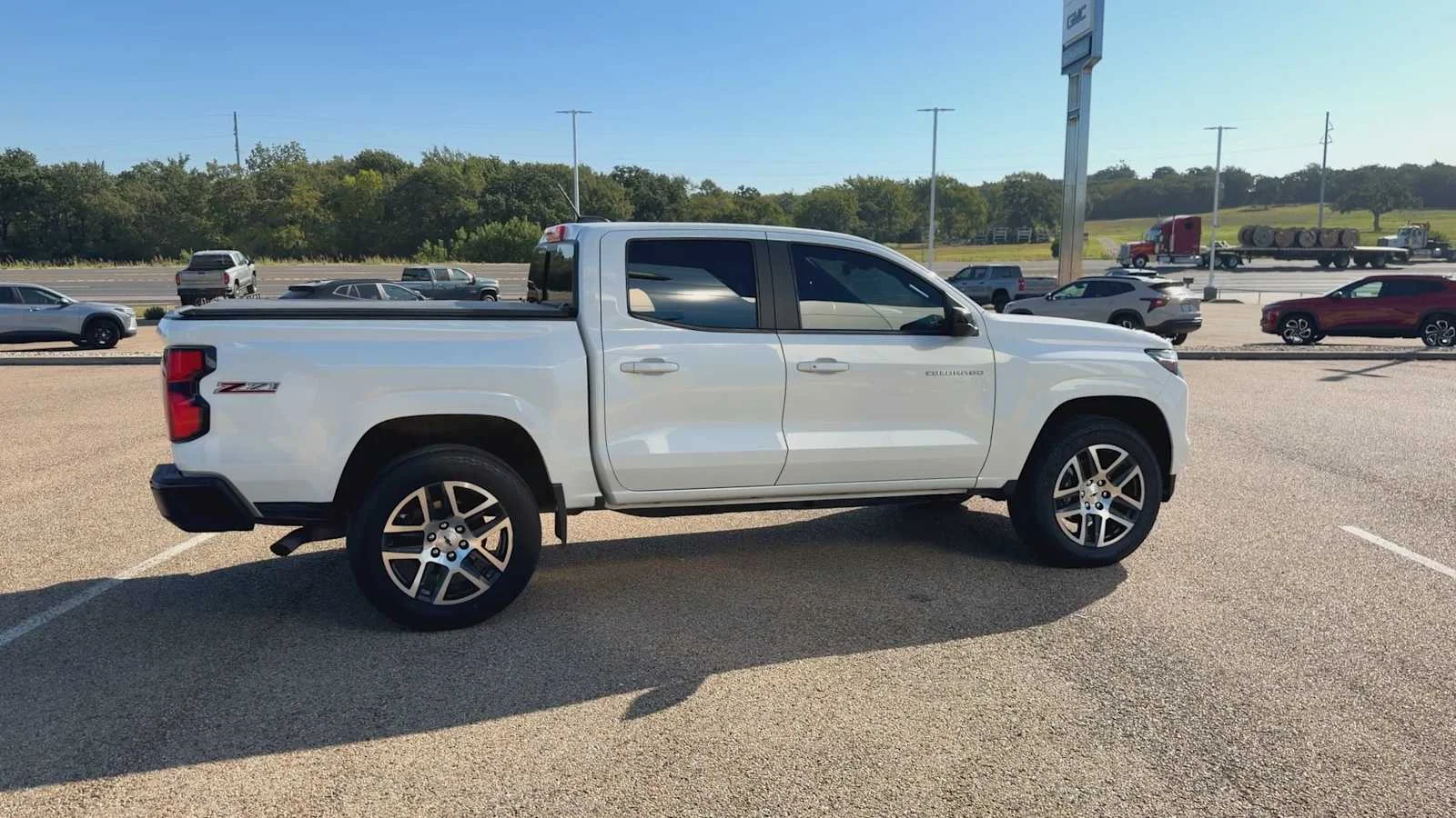 Used 2023 SUMMIT WHITE Chevrolet 4WD Z71 image 9