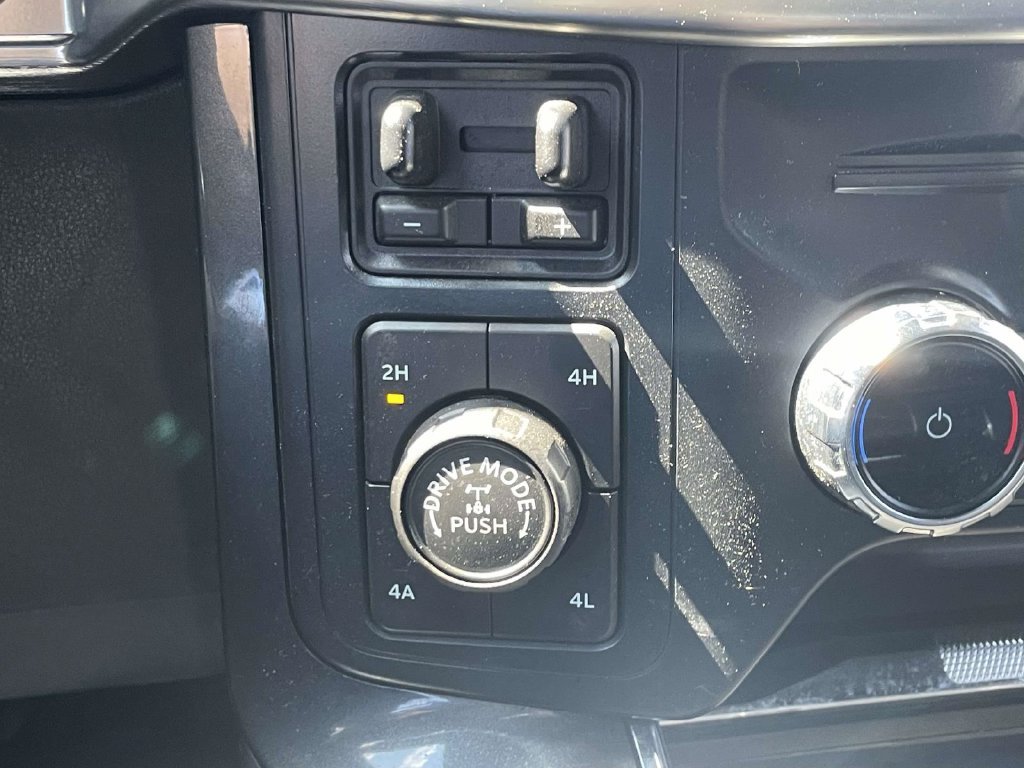 Used 2022 Gray Ford Lariat image 29