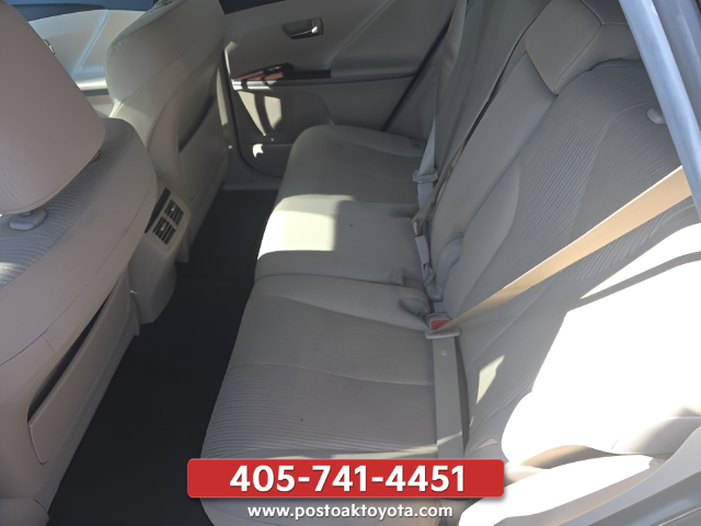 Used 2013 Gold Toyota LE image 23