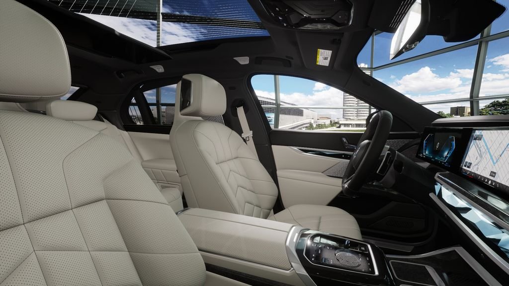 2026 BMW 7 Series 750e - Photo 35