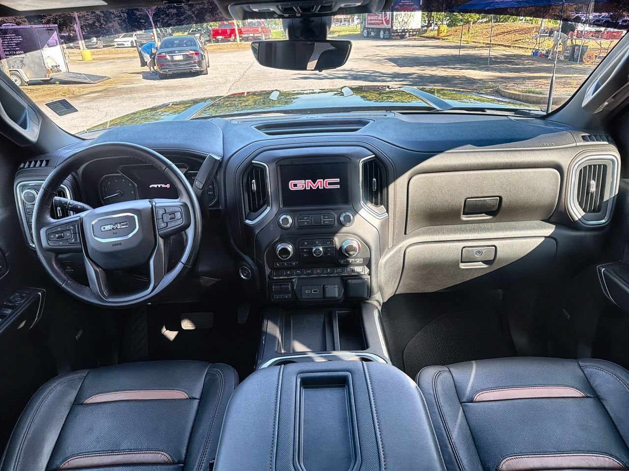 Used 2022 ONYX BLACK GMC AT4 image 17