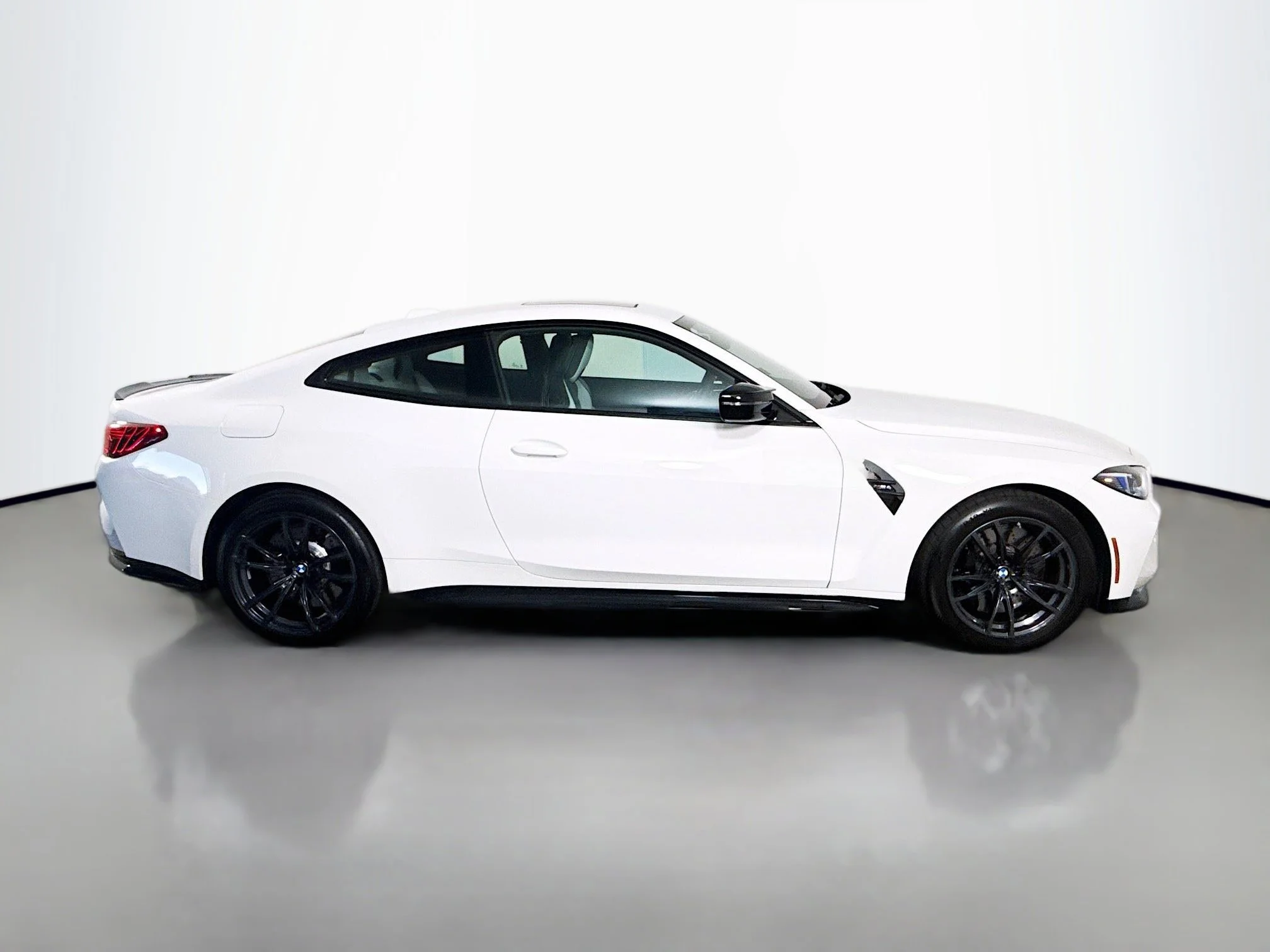 Used 2026 Alpine White BMW Base image 8