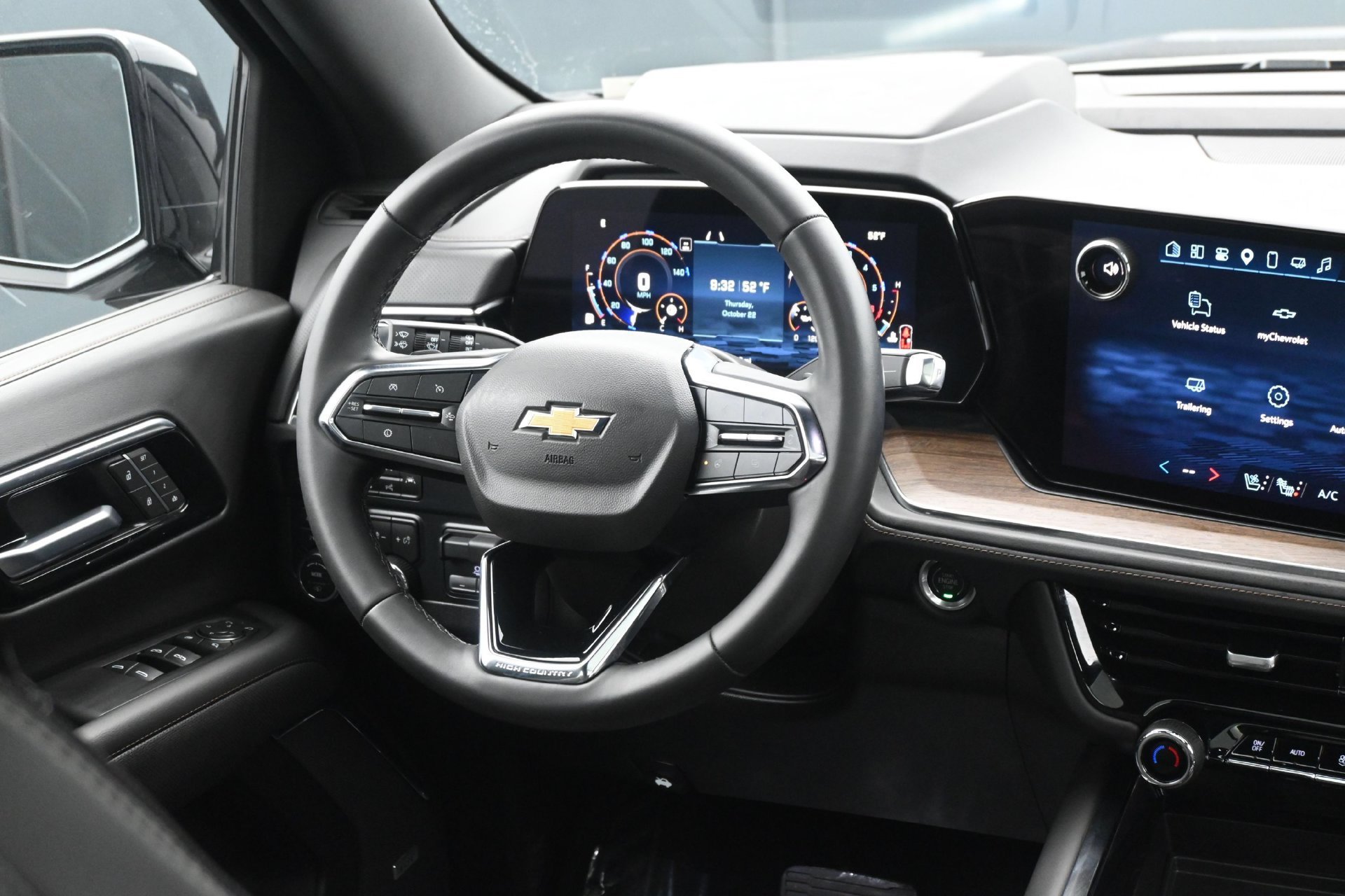 Used 2025 Black Chevrolet High Country image 17