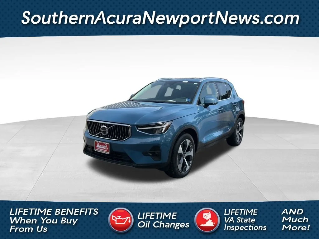 2025 Volvo XC40 B5 Plus Bright AWD's photo