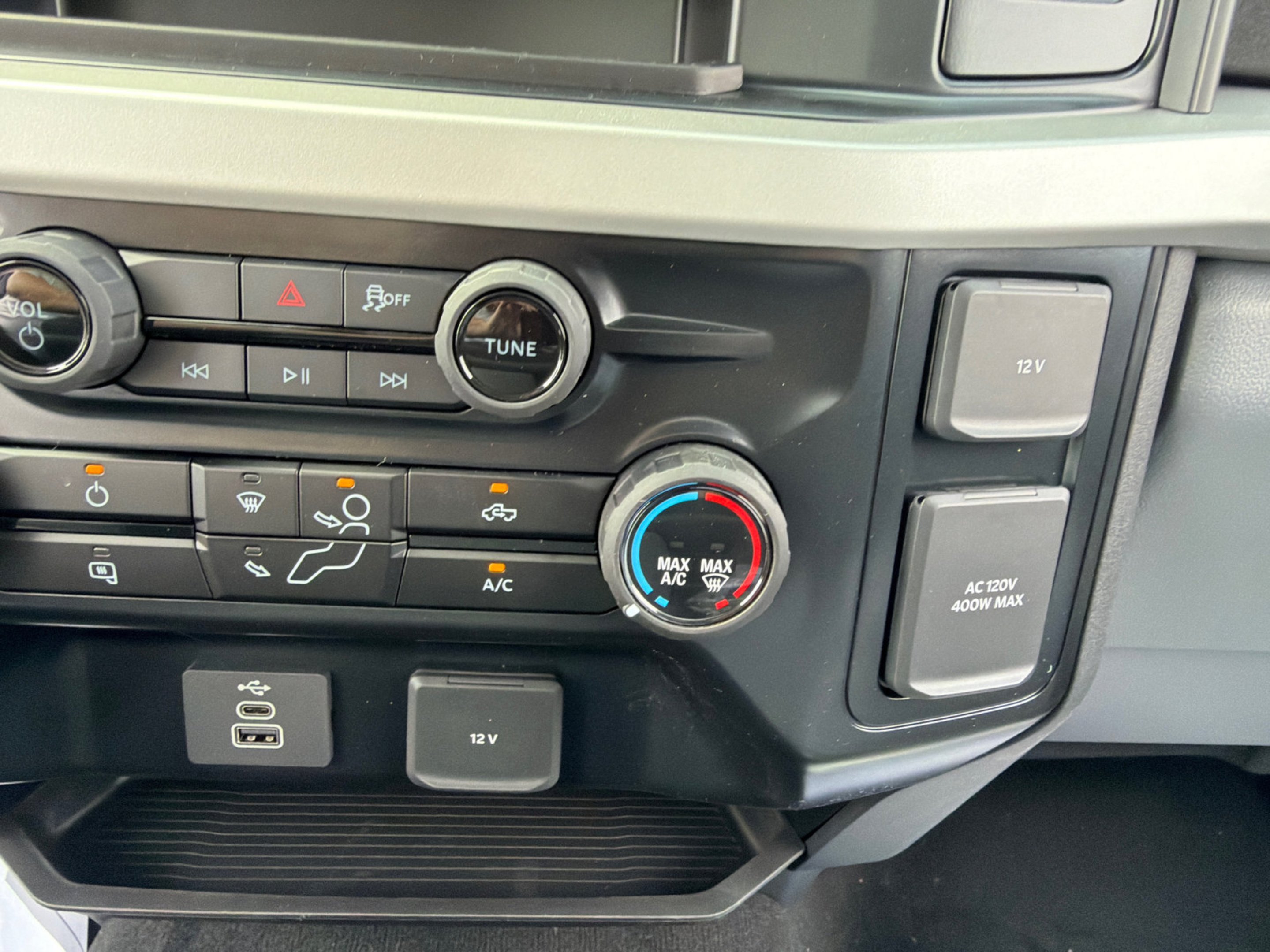 New 2026 Carbonized Gray Metallic Ford F-350® XLT image 26