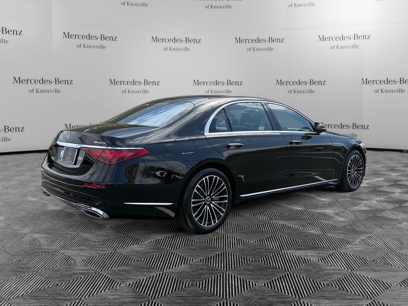Used 2026 Obsidian Black Metallic Mercedes-Benz S 580 image 5
