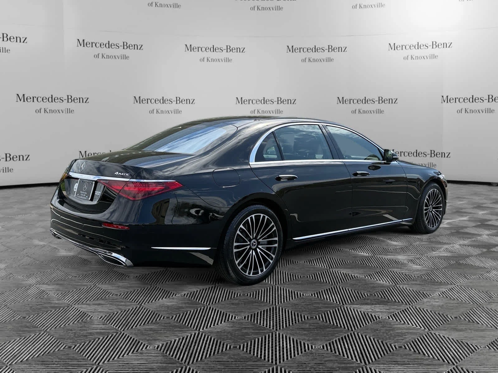 Used 2026 Obsidian Black Metallic Mercedes-Benz S 580 image 5