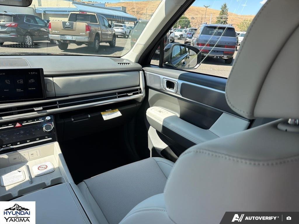 New 2026 Phantom Black Hyundai SEL image 25