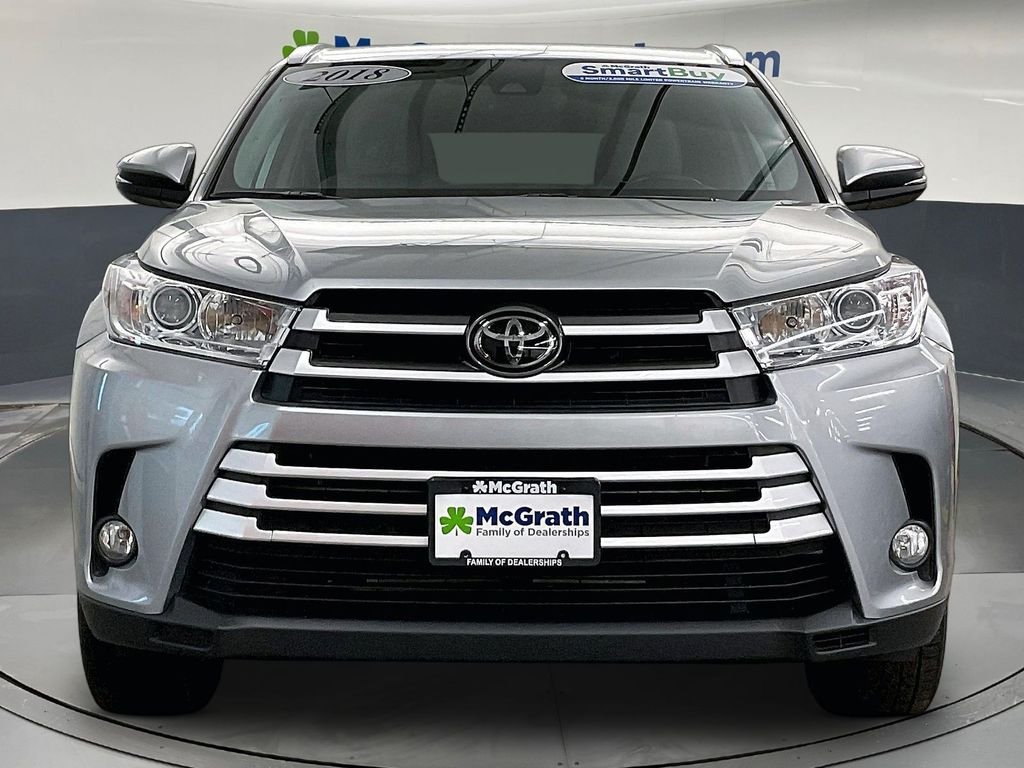 Used 2018 Silver Toyota XLE image 5