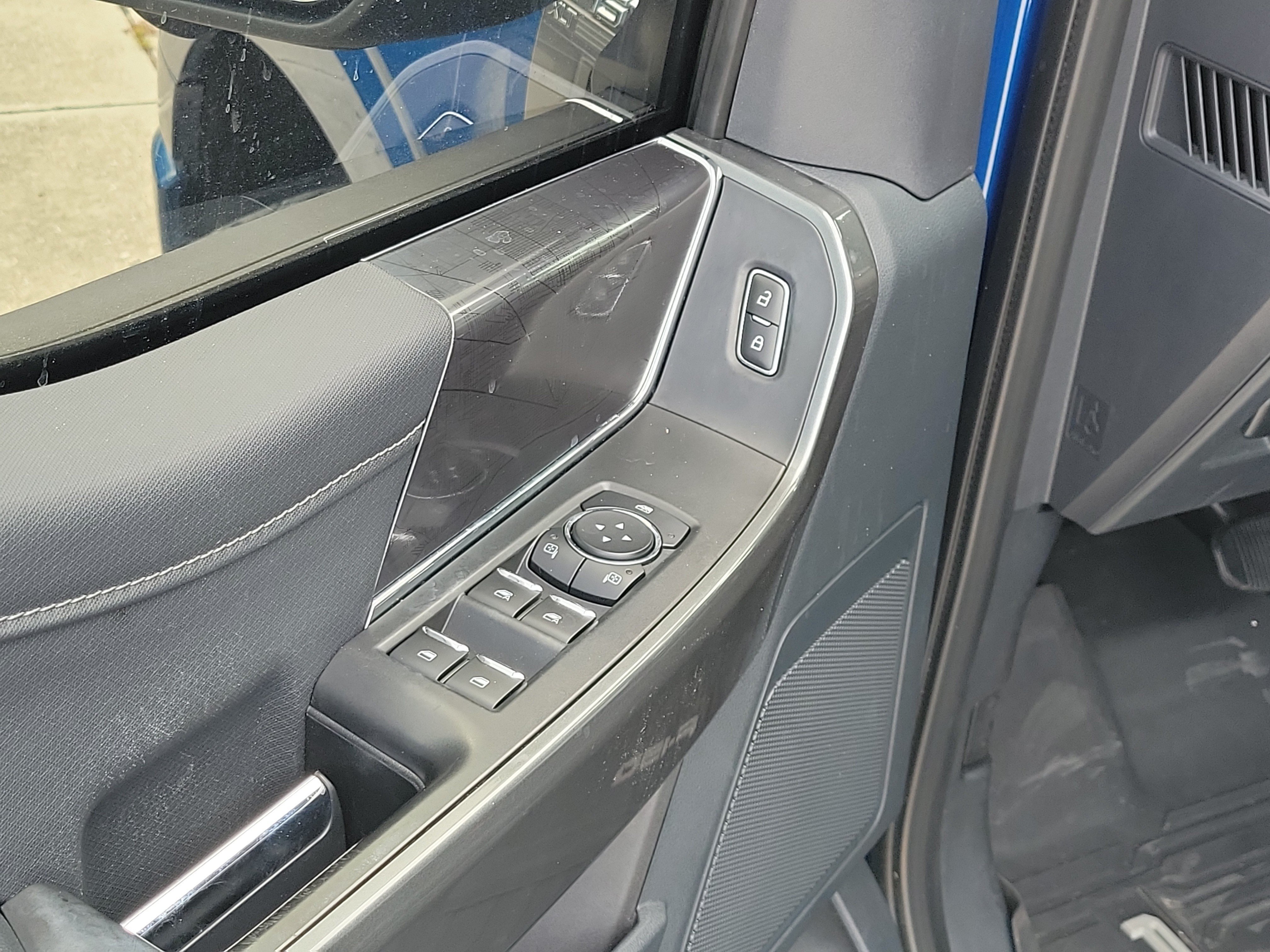 Used 2022 Blue Metallic Ford XLT image 20