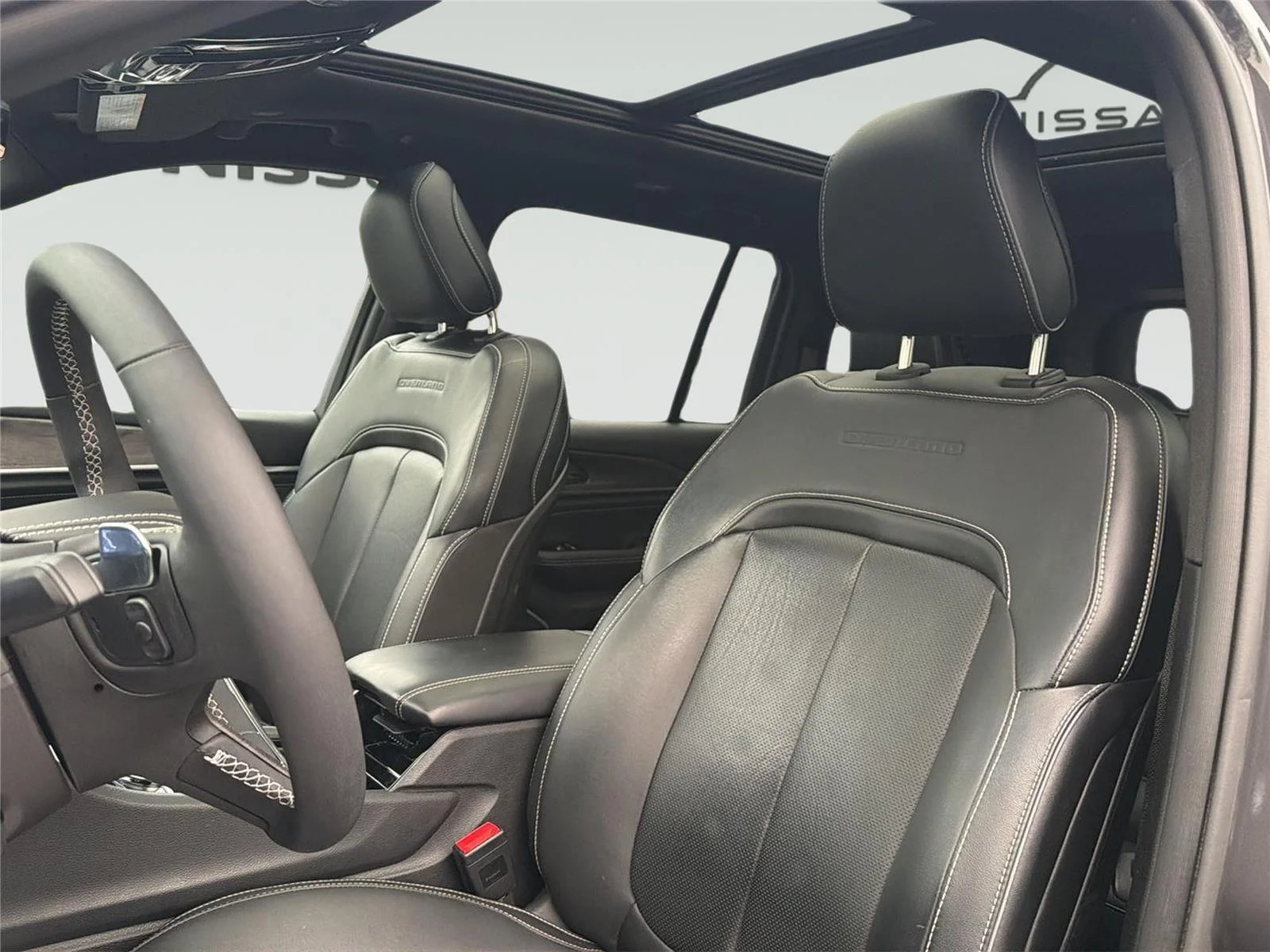 Used 2023 Baltic Gray Metallic Clearcoat Jeep Overland image 12