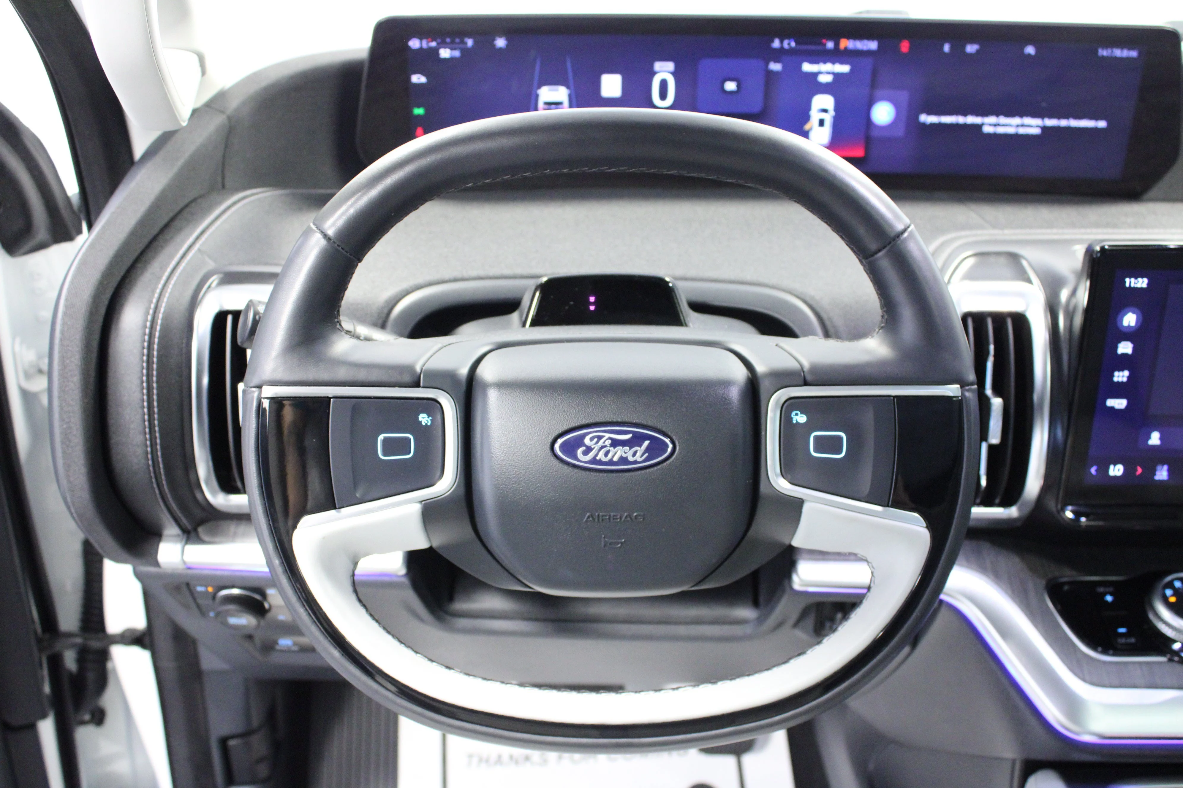 Used 2025 White Metallic Ford Platinum image 18