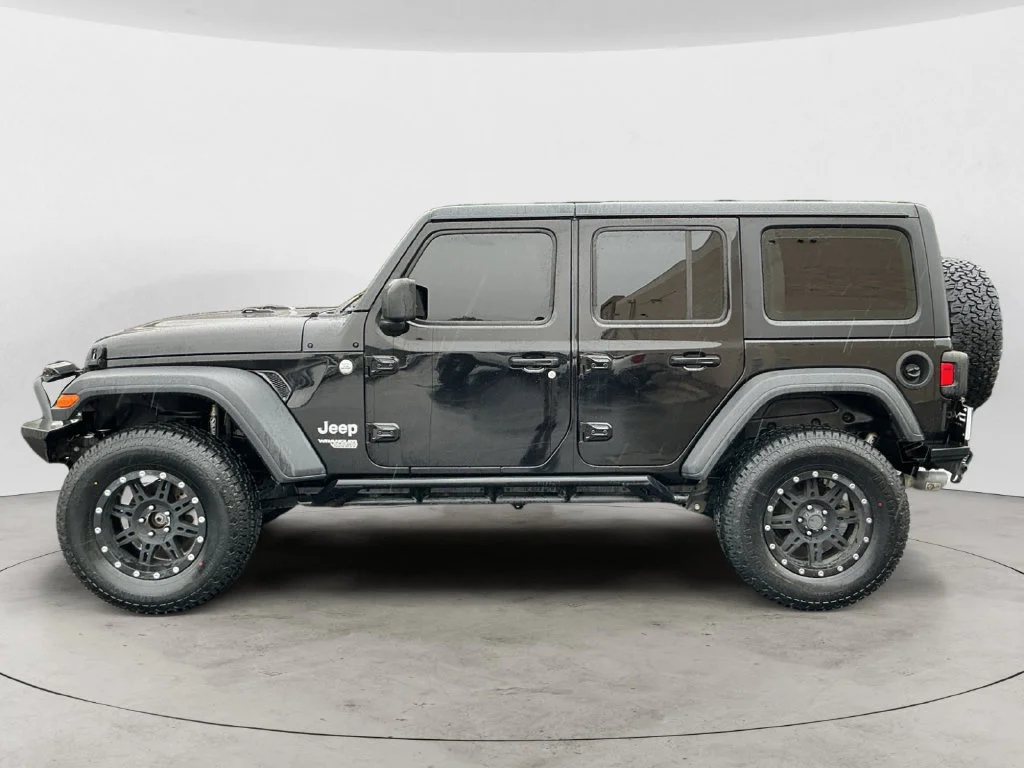 Used 2018 Black Jeep Unlimited Sport image 8