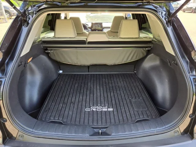 Used 2022 Black Toyota LE image 18