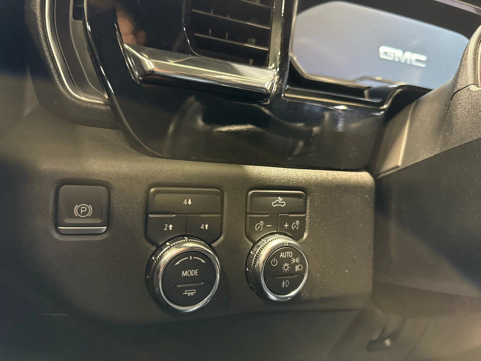 Certified Used 2024 Summit White GMC SLE image 18